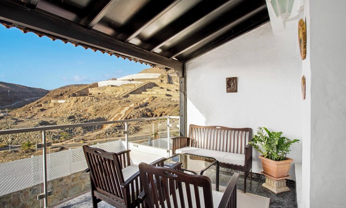 Balito Apartment | Vacation Apartment 'Casa Los Caideros' with Sea View, Shared Pool and Wi-Fi