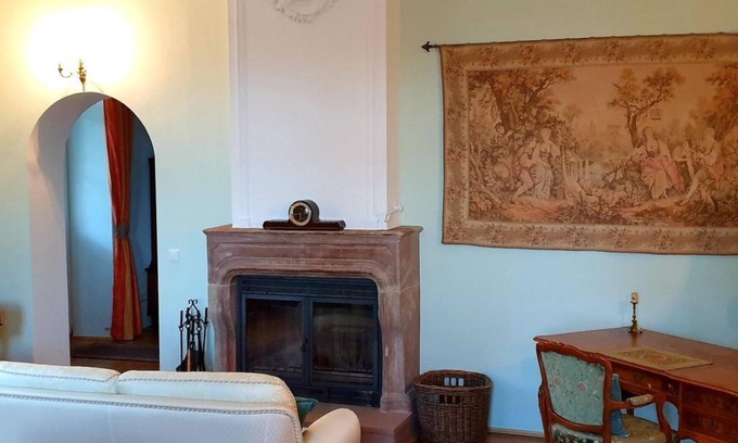 Hilbringen Apartment | Vacation apartment in the castle "Leonhard von Konstorf" - Hilbringen Castle
