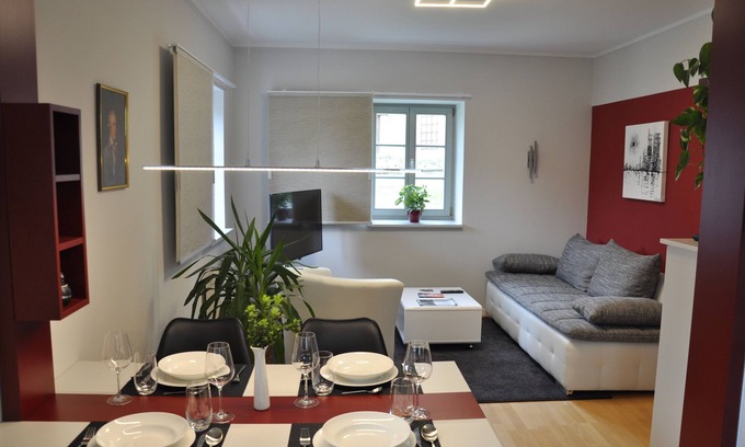 Tiefurt Apartment | Vacation apartment in Weimar "Haus Constantin"