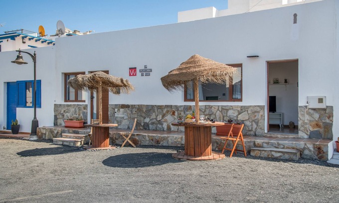 El Golfo House | Vacation Home '2' with Wi-Fi and Air Conditioning