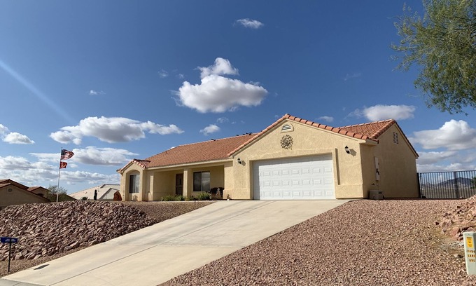 Sunridge Estates House | Vacation Home- Close to, Lake, River, Casino, and Desert Fun!