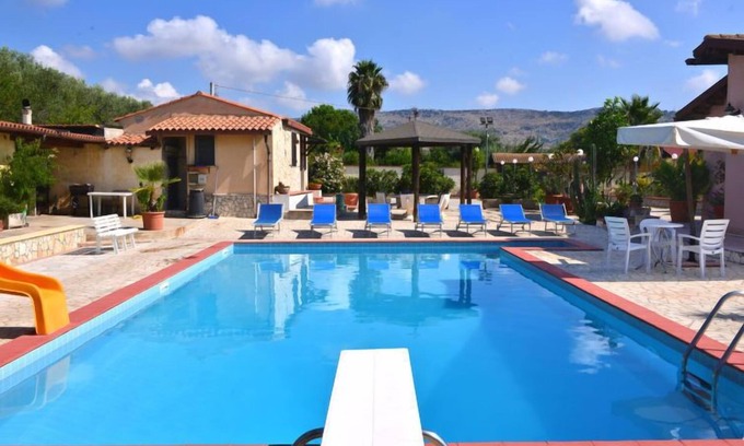 Solarino House | Vacation home Eureka by Interhome