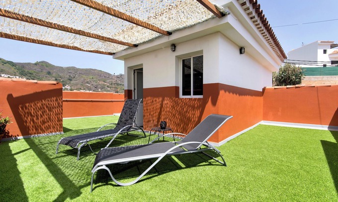La Solana House | Vacation Home "Las Monarcas" with Mountain View, Private Terrace & Wi-Fi