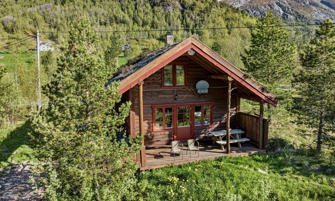 Gaular House | Vacation home Lona by Interhome