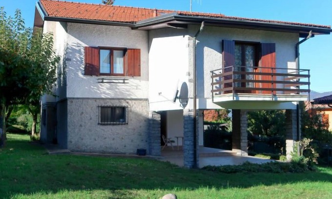 Castello House | Vacation home Mariatheresa in Castelveccana - 5 persons, 2 bedrooms