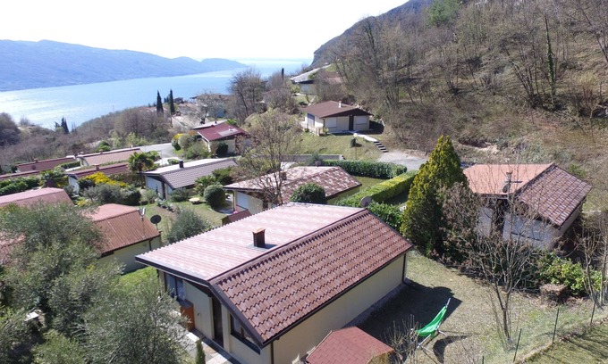 Muscoline House | Vacation home on Lake Garda. Bungalow with pool