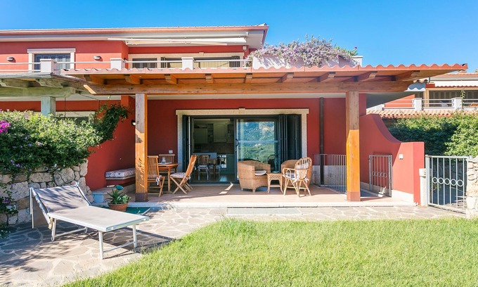 San Pantaleo House | Vacation Home "Residenza Fiorella" With Mountain Views