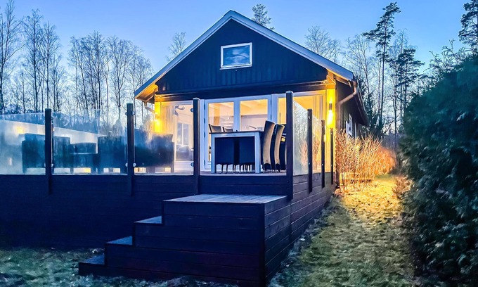 Osby House | Vacation idyll in wooden house by the lake in Skåne.