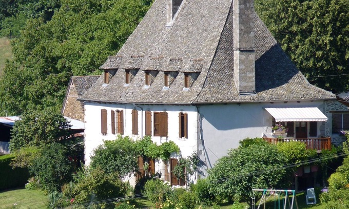Junhac Apartment | Vacation rental in an authentic Auvergne farmhouse, Auvergne Cantal
