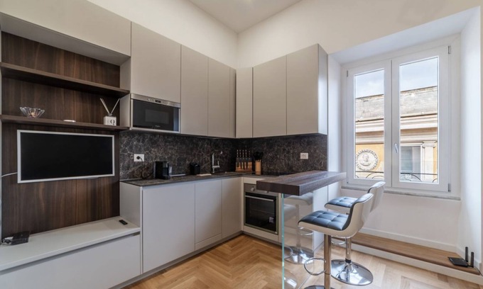 Rione XI Sant'Angelo Apartment | Vaccinari al Ghetto - FromHometoRome