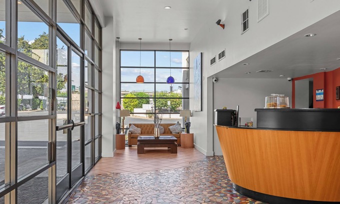 Downtown Sacramento Hotel | Vagabond Inn Executive Old Town