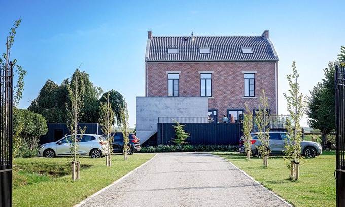 Maasmechelen House | Vakantiewoning HET Maashuis met 9 Slaapkamers met Eigen Sanitair Voor max 26p