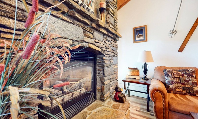 Mammoth Lakes Condo | Val DIsere 17 Light and Bright, Across The Street From The Village, Private Balcony by RedAwning