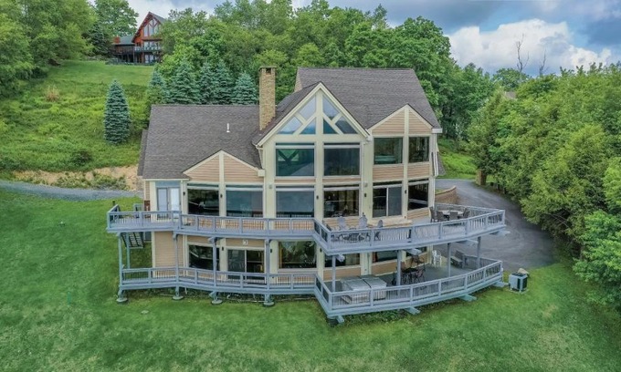 Mountainside House | Valhalla