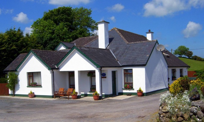 Kilcoman Bed & Breakfast | Valley Lodge