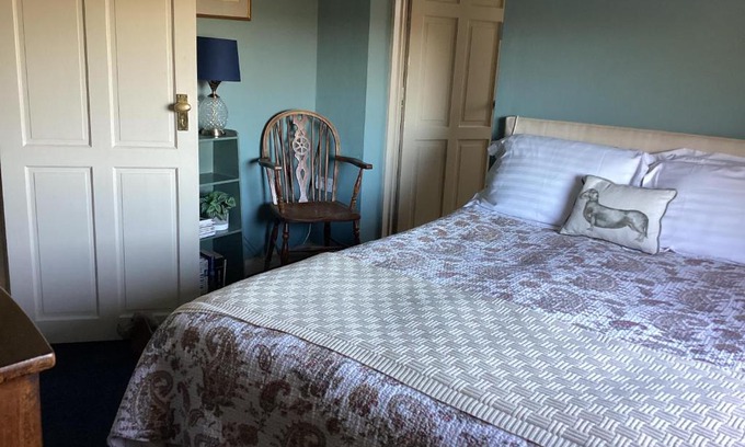 Batcombe House | Valley View Farm, Bed and Breakfast