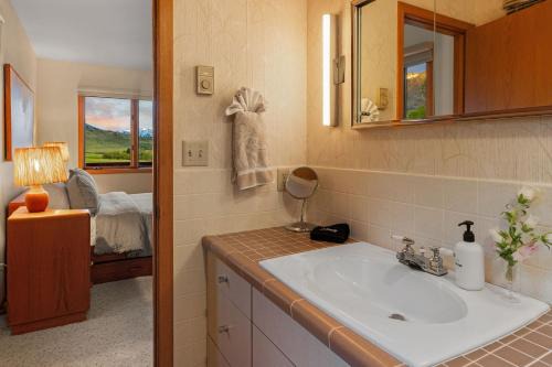 Livingston House | Valley View Lodge