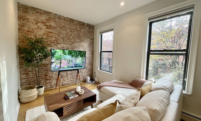 Historic Downtown Apartment | VAN VORST HOUSE - Modern 1BR Apt. Minutes to NYC