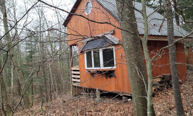 Hope House | Vana Kuti-cabin in the woods