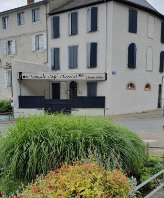 Bagneres-de-Bigorre House | VANILLE CAFE CHOCOLAT