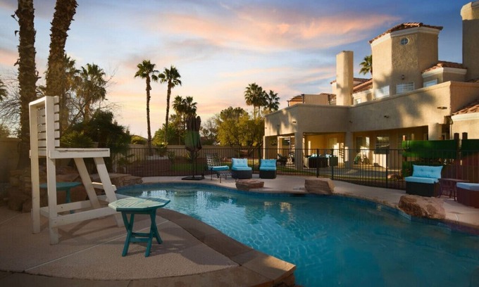 Canyon Gate House | Vegas Oasis 15 min strip - Spacious 4 BR 3.5BA Sleeps 14