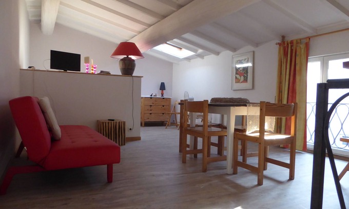 Roquefort-des-Corbieres House | Very nice studio in the heart of a wine village near the Mediterranean.