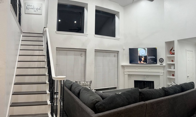 Humble House | Very Nice and Comfy Airport Stay