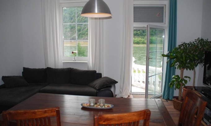 Sankt Goar Apartment | Very nice apartment with a wonderful view of the Rhine from the balcony