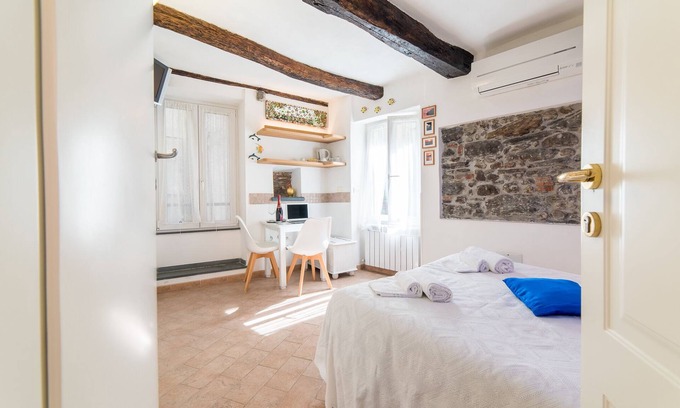 Vernazza House | Via Del Santo