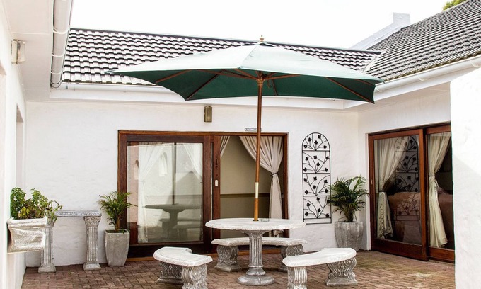 Victoria Bay House | Victoria Heights B and B