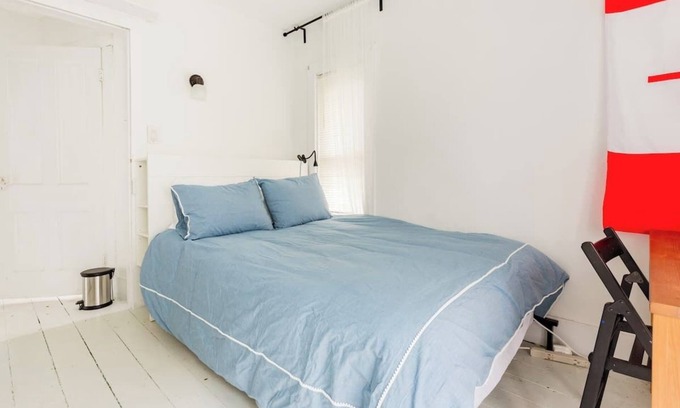 West Kill House | Victorian Charm meets Modern Luxury: Combined Houses with 6 Bedrooms, Sleeps 11