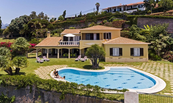 Sao Martinho Villa | Vila Eucalipto, pool and sea view