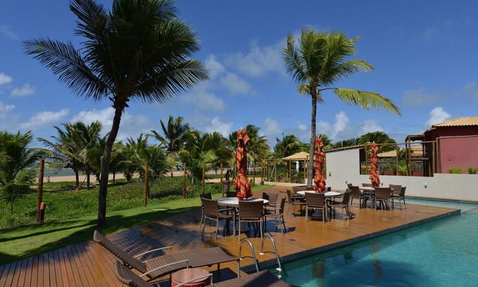 Itacimirim Apartment | Vilage walk in sand with natural pools near the condo!