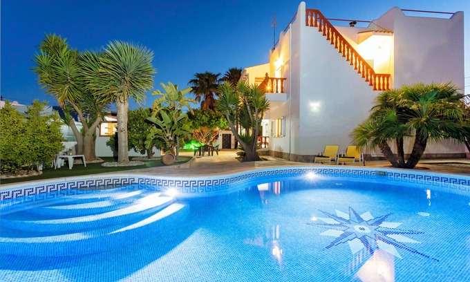 Sant Josep de sa Talaia Villa | Villa in Playa D´en Bossa sleeps 9