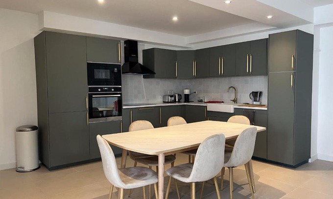 Les Clayes-sous-Bois Villa | Villa 3 Bedrooms - Proche VERSAILLES ORLY PARIS PARKING GRATUIT