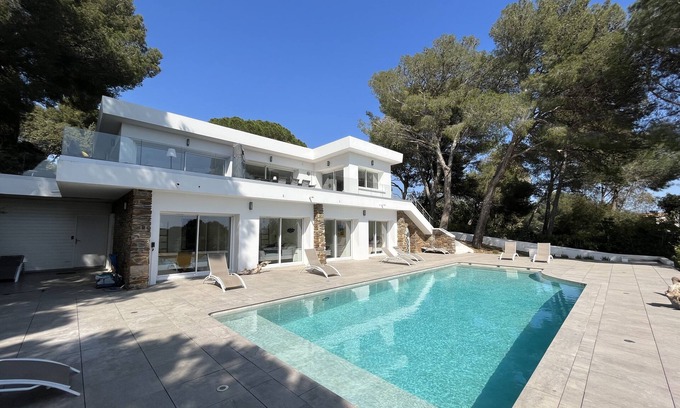 Cavaliere Villa | Villa 6 Chambres, Piscine, vue Mer, à Proximité de la Plage , Cavalaire-sur-mer