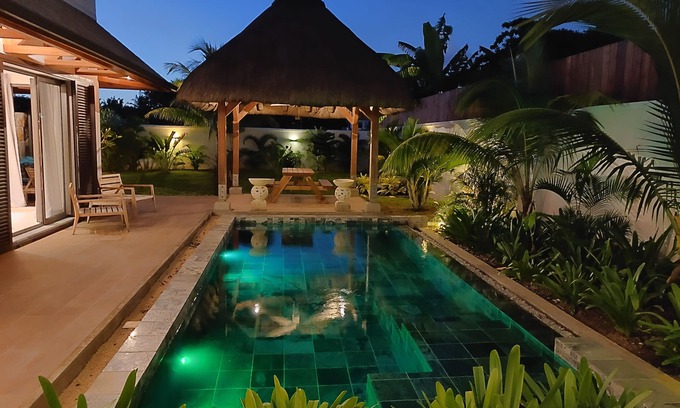 Bain Boeuf Villa | Villa 7 HACIENDA Luxurious & Exotic with private pool PEYREBERE