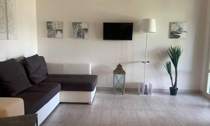 Duna Verde Villa | Villa a due piani con giardino e piscina