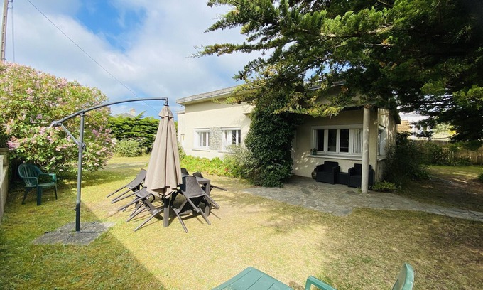 Agon-Coutainville House | VILLA AGON COUTAINVILLE, independent, 200 meters from the sea, WIFI