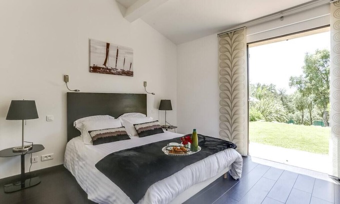 Grimaud Villa | Villa Annapurna large Bastide with Pool near Grimaud.