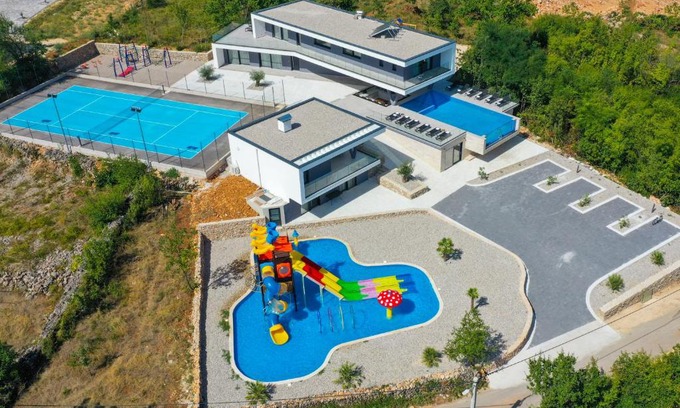 Podbablje Villa | VILLA AQUALANDIA for 20 people