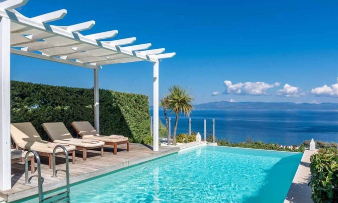 Paliouri Villa | Villa Ariadne by Fantasia Villas