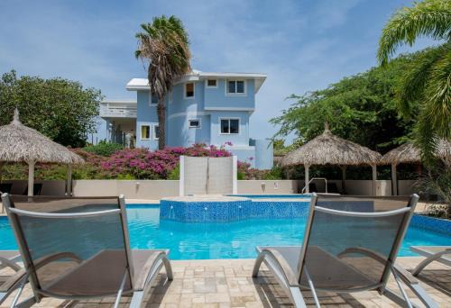 Marie Pampoen Villa | Villa at secured gated resort near Mambo Beach!