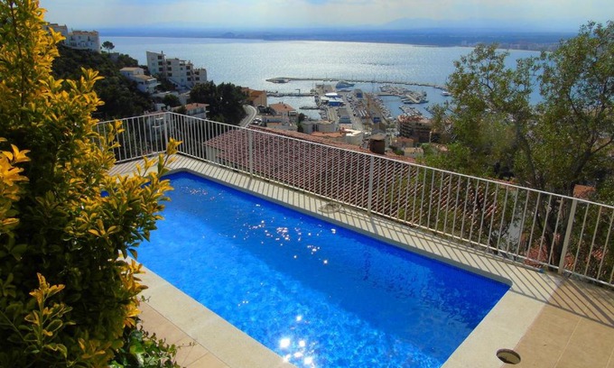 Roses Town Center Villa | Villa avec piscine et vue panoramique mer