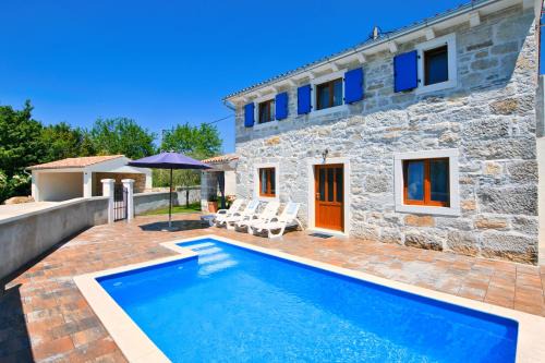 Pican House | Villa Azi, a cozy mediterranean hideaway, peaceful and fenced