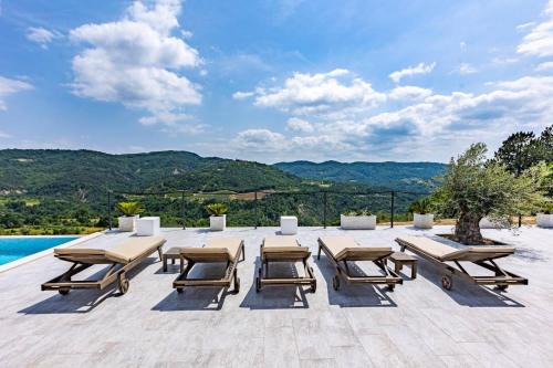 Korelici Villa | Villa Bella Draguc
