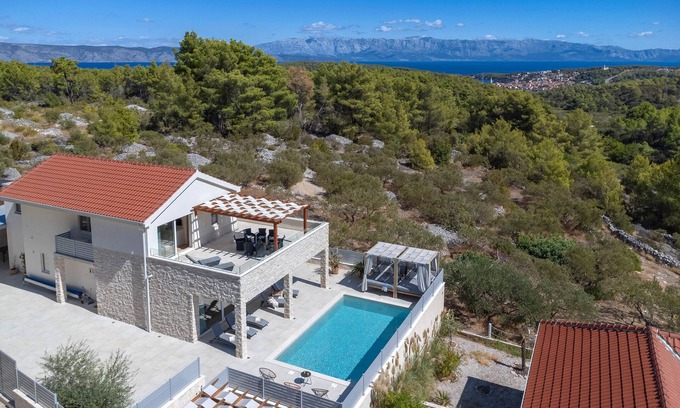 Pitve Villa | Villa Belpur - Modern Villa with Pool and Spa