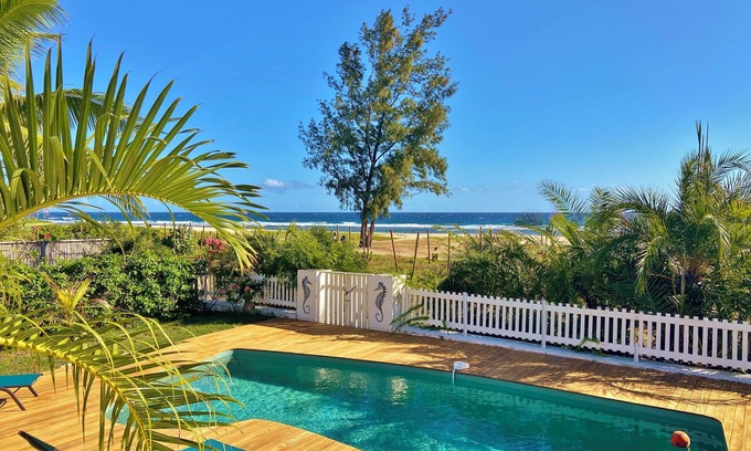 St Gilles-les-Bains House | *VILLA BLUE HEAVEN* - swimming pool and direct beach access