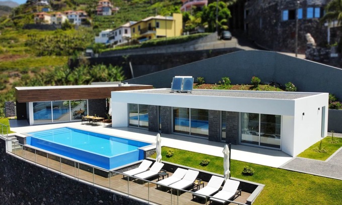 Tabua House | Villa Blue Horizon by LovelyStay