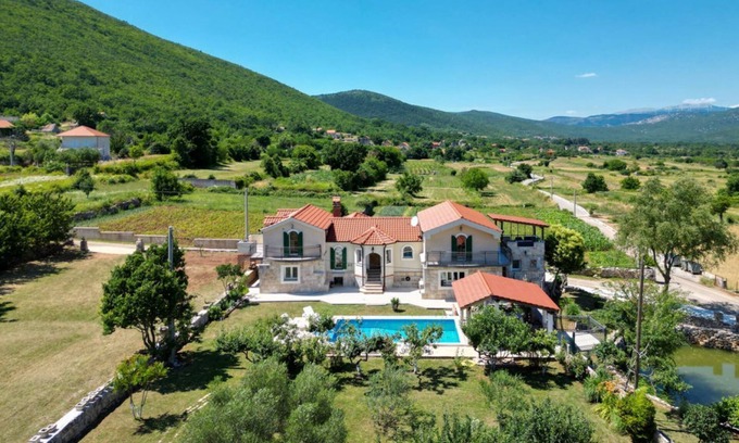 Dicmo Villa | Villa Bosnjak with a private pool